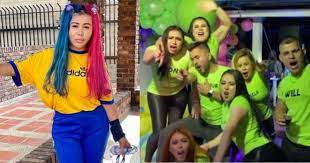 Yina calderon nuevamente haciendo sus escandalosas putifiestas en la plaza de mercado. Yina Calderon Esta Vendiendo Boletas Para Putifiesta Colombia Me Gusta