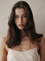 Dana Niemann's Instagram, Twitter & Facebook