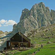 Segunda etapa del anillo de picos tres macizos que nos llevará hasta los bonitos parajes de áliva. Refugio Collado Jermoso Startseite Facebook