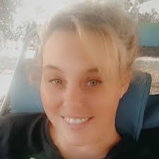 Kammy Smith's Instagram, Twitter & Facebook