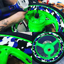 Crazy Wheels Neon Grun Gepulvert Mit Blau Weiss Camouflage Felgenaufkleber Wir Individualisieren Dein Bike Crazy Wheels Colour Camouflage Felgen Grun