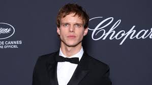 Finn Bennett Talks Prequel Series 'A Knight of the Seven ...
