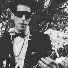 Esteban Cisneros: Un artista que se llamó Charlie Megira