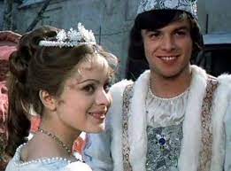 Pohadka Tri Orisky Pro Popelku Cely Film Celebrities Cinderella Costume Cinderella