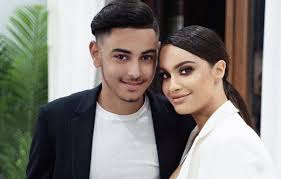 Exclusiv fiul lui florin călinescu e mort de două zile! Boala Care Il MacinÄ Pe Fiul Lui Florin Salam Danny A MoÈtenit O Pe Mama Lui Care A Decedat Din Cauza AceeaÈi AfecÈiuni Tacataca Ro