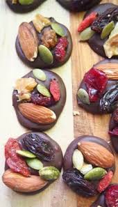 Comment Preparer Les Plus Tentants Mendiants Au Chocolat Archzine Fr Mendiant Chocolat Encas Sains Idees De Collations