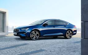 The (un)official fan page of the opel insignia car. Facelifted Vauxhall Insignia Adds 3k To Base Price Ditches Estate Model Carscoops