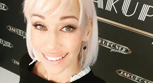 Where was laura cserpes born? Gallusz Niki Parja Bartfai Laura Nem Szeret Szerepelni De Az Eletunk Tortenetet Bevallalta Hirnavigator