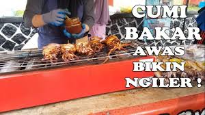 Dalam video singkat itu terlihat beberapa orang sedang mengabadikan momen menggunakan ponsel dengan latar belakang pemandangan pegunungan memukau. Belinya Ngantri Cumi Bakar Lagi Viral Pasar Kaget Ramadhan Purwokerto Street Food 2 Youtube
