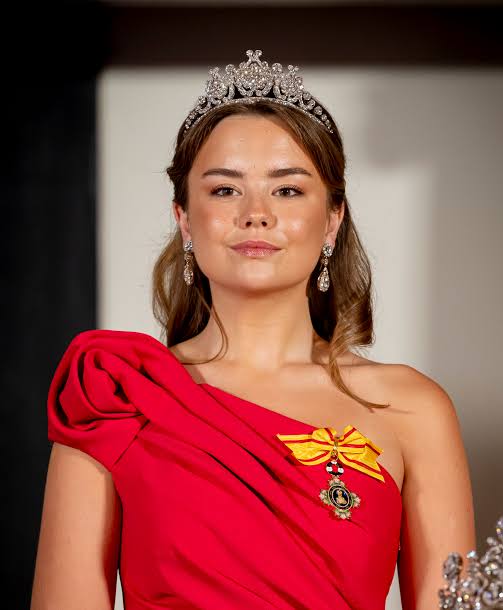 Prinses Ariane heeft haar eerste tiara-moment tijdens staatsbanket