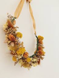 This lovely flower can be white, yellow, red, purple or pink. 15 Beautiful Dried Flower Crowns You Can Buy On Etsy