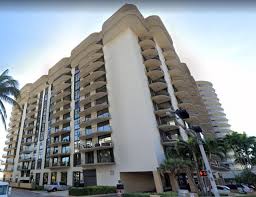 Champlain towers south is a modern condominium in surfside that features 136 residences with amazing ocean and bay views. E3qrqpmlkebtpm