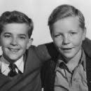 Who is Douglas Croft dating? Douglas Croft girlfriend, wife