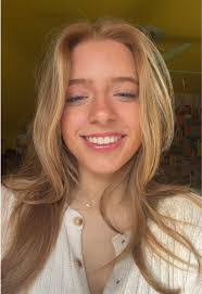 Kristen Colvin's Instagram, Twitter & Facebook