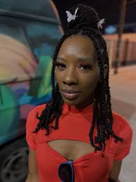 last one . . . . . . . . . . #blue #blueaesthetic #appleorchard #aesthetic  #blueaesthetic #photography #trippy