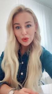 Emily Schieber's Instagram, Twitter & Facebook