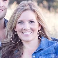 Dani Pratt's Instagram, Twitter & Facebook