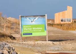 De veerdienst brengt je in ongeveer drie kwartier naar het eiland en de boottocht is al een belevenis op zich. Marker Wadden Bezoeken In Het Markermeer Eilandhuisjes In Pre Sale