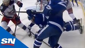 Maple leafs defenseman jake muzzin was taken to the hospital and eventually discharged following a collision during a qualifying round game. Jake Muzzin Stretchered Off Ice After Awkward Head First Fall Youtube