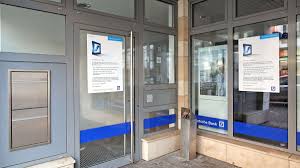 More deutsche bank and postbank launch eur 300 million relief programme for flooding disaster victims. Deutsche Bank Filiale Bleibt Verriegelt Solingen