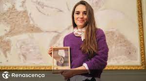 Não pensava sequer nisso como uma profissão, não conhecia nenhum ator nunca esperei que nada viesse ter comigo, afirma. Sara Barros Leitao