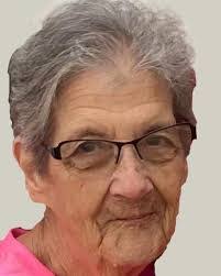 Paula Mueller's Instagram, Twitter & Facebook