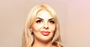 Rising Star Alyssa Brook On The Five Things You Need To Shine In The  Entertainment Industry