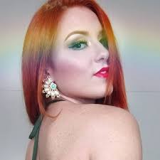 Larissa Miranda's Instagram, Twitter & Facebook