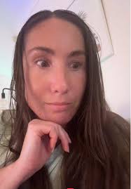 Hey so actually the blue & white has a lot to do with our economy & cost of  living just fyi #costoflivingaustralia #housingcrisisaustralia  #rentalcrisisaustralia #realestatewithrachel