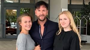 Welche rolle spielt laura also in dem drama? Wendler Tochter Packt Aus So Ist Es Wirklich Mit Laura Muller Und Michael Wendler Promiwood