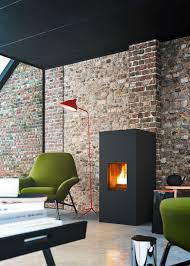 Pellet Stove With No Front Vents Made With A Structure Entirely Made Of Painted Steel Cast Iron Brazier Intelligent Pellet Stove Fireplace Pellet Fireplace