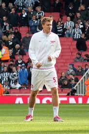Nicklas bendtner (born january 16, 1988) is a professional football player who competes for denmark in world cup soccer. Datei Nicklas Bendtner 2010 11 07 Jpg Wikipedia
