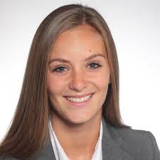 Luisa Armbruster: Ausbildung und Berufserfahrung