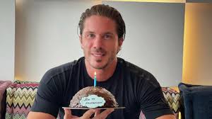 Πώς κόλλησε κορονοϊό ο νίκος οικονομόπουλος. Amvi Mda0hjzum