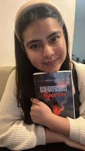 ✨️El sábado se llevó a cabo la presentación de la autora Natania V. Alicea  Quiles, donde se conversó sobre su tercer libro, Reino de Gemas Quebradas.  La presentación contó con la moderación