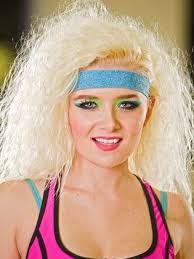 Frauenfrisuren Im Stil Der 80er Jahre Kurz Haar Frisuren Stil Der 80er 80er Frisuren Haar Styling