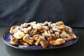 Bugnes Pour La Chandeleur Et Mardi Gras Ma Recette D Enfant Recette Recette Beignet Recette Gourmandise