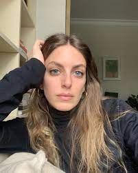 The Painful Day Of Bige Onal In 2021 Hair Styles Film Aesthetic Turkish Beauty