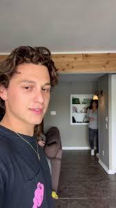 Someone doesn’t like it here... @tooturntmom @toomuchmariaaa