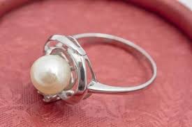 Promise Ring Meaning Lovetoknow A promise ring is not an engagement ring, but it is a declaration of commitment just the same. promise ring meaning lovetoknow