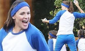Where to watch yes day yes day movie free online Jennifer Garner Fearlessly Leads The Charge In Water Balloon Fight As She Films Yes Day Daily Mail Online