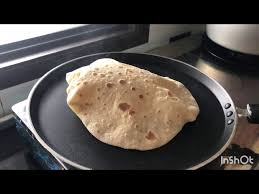 Capātī, capāṭī, cāpāṭi), also known as roti, rotli, safati, shabaati, phulka and (in the maldives) roshi. 40 Tahun Pengalaman Masak Capati Dan Prata Kalau Tak Tgok Dan Cuba Tak Tau Lah Rugi Litetube
