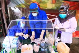 Rapid Test Di Kawasan Pasar Seruni Pontianak Republika Online