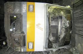 Esta son los principales accidentes de metro con víctimas mortales en el mundo en los últimos treinta años: Asi Se Manipulo El Accidente De Metro Valencia Elmundo Es