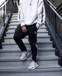 Adidas Calabasas Yeezy Boost 350 V2 Zebra Yeezy Fashion Streetwear Men Outfits Mens Streetwear