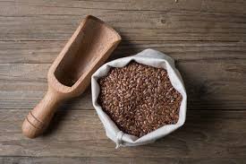 La farina di semi di lino tende ad irrancidire molto facilmente, quindi va conservata in un contenitore chiuso ermeticamente, in frigorifero. Come Usare I Semi Di Lino In Cucina