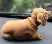 Amazon.com: BLWOTMOR Resin Bobble Head Dog Figurine/Car Dashboard Decor  White, Kopfschüttelnder Hund, 17.5x8.5x9cm : Home & Kitchen