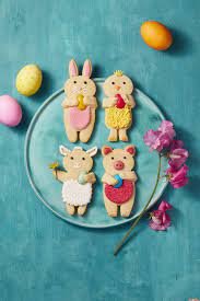 Create an adorable easter egg hunt scene with this layered pudding dessert. Hips Hearstapps Com Hmg Prod S3 Amazonaws Com I