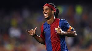 Ronaldo de assis moreira, commonly known as ronaldinho or ronaldinho gaúcho, is a brazilian former professional footballer and ambassador for spanish club barcelona. Ronaldinho Wird Im Knast 40 Erinnerungen An Einen Superstar