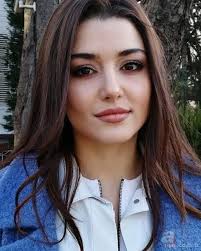 She is most known for her role in tv series güneş'in kızları. Hande Ercel In Estetiksiz Hali Hayranlarini Soke Etti Iste Yillar Oncesine Ait Fotografi